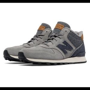 NEW BALANCE TENNIS SHOES 7